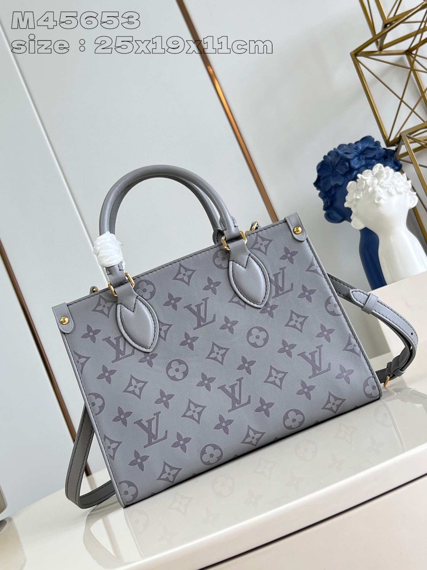 Dimensioni inchiostro monogramma Louis Vuitton: 25*19*11,5 cm