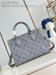Dimensioni inchiostro monogramma Louis Vuitton: 25*19*11,5 cm