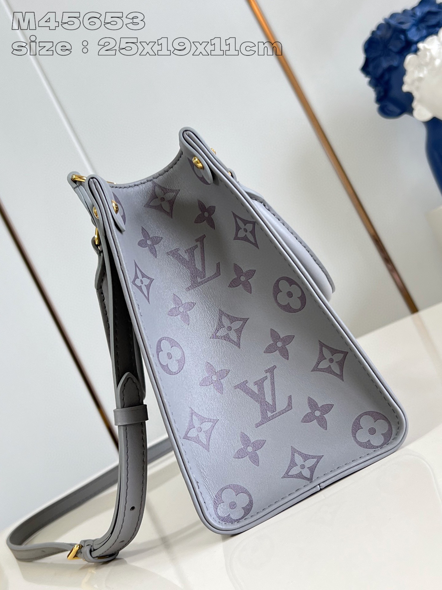 Dimensioni inchiostro monogramma Louis Vuitton: 25*19*11,5 cm