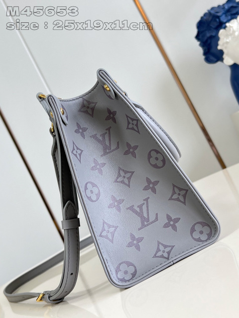 Dimensioni inchiostro monogramma Louis Vuitton: 25*19*11,5 cm