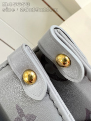 Dimensioni inchiostro monogramma Louis Vuitton: 25*19*11,5 cm