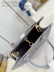 Dimensioni inchiostro monogramma Louis Vuitton: 25*19*11,5 cm