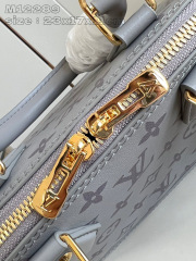Dimensioni inchiostro monogramma Louis Vuitton: 23,5*17,5*11,5 cm