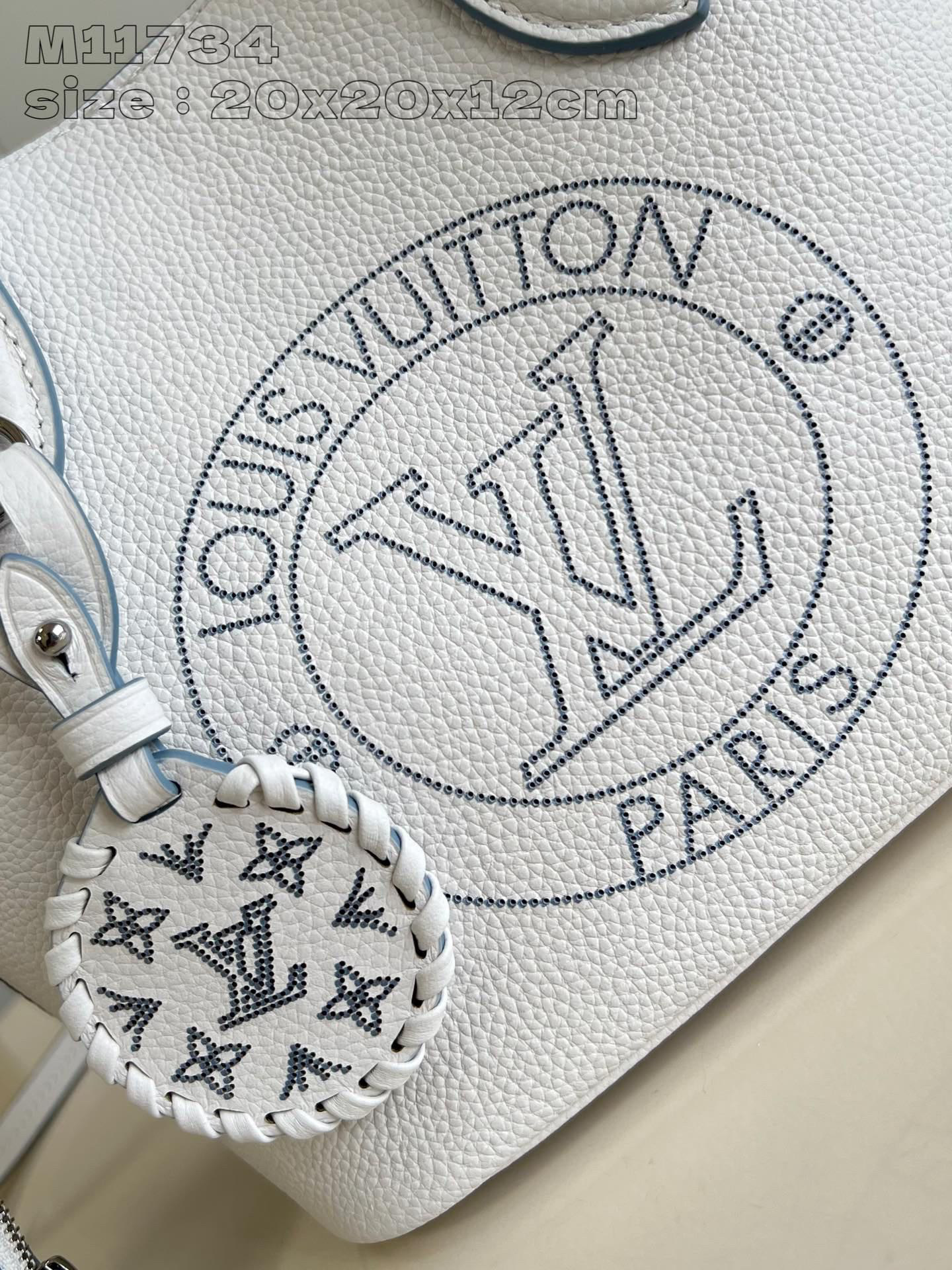Dimensioni Louis Vuitton Blossom: 20*20*12,5 cm