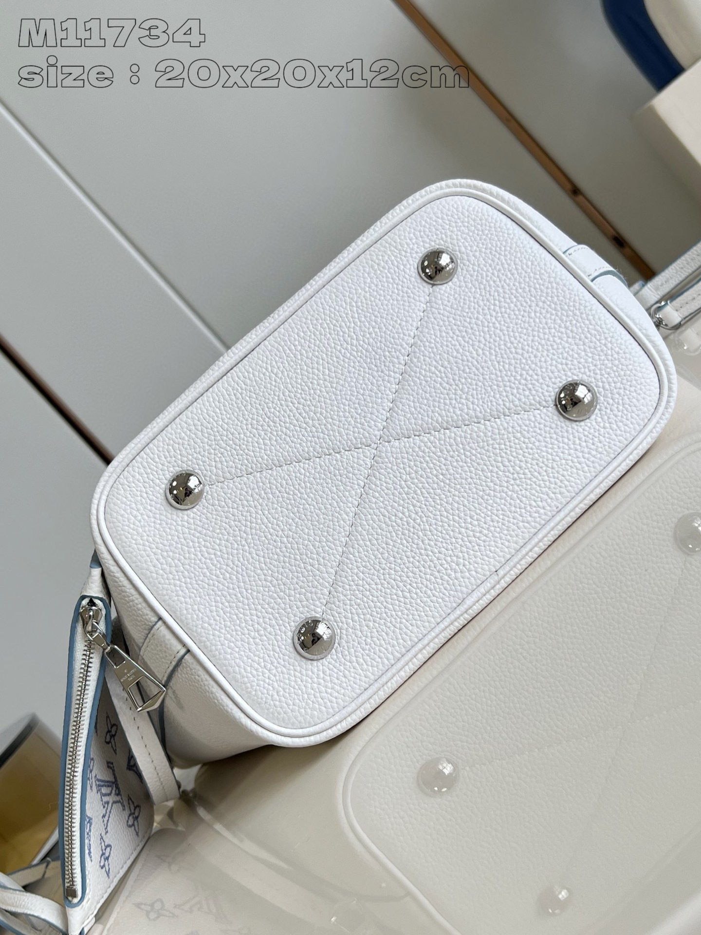 Dimensioni Louis Vuitton Blossom: 20*20*12,5 cm
