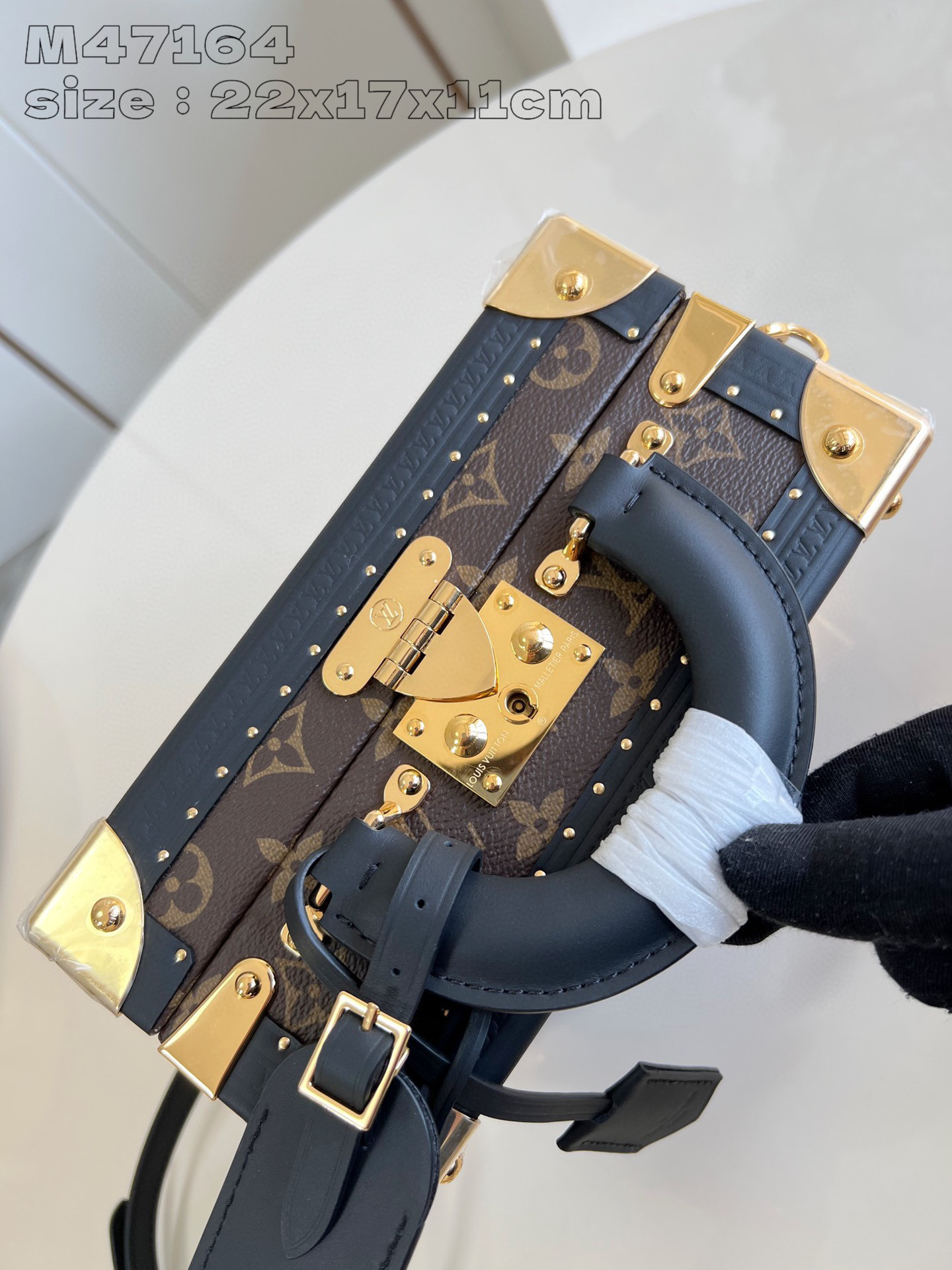 Louis Vuitton Petite Valise Saiz：22.5*17.5*11sm
