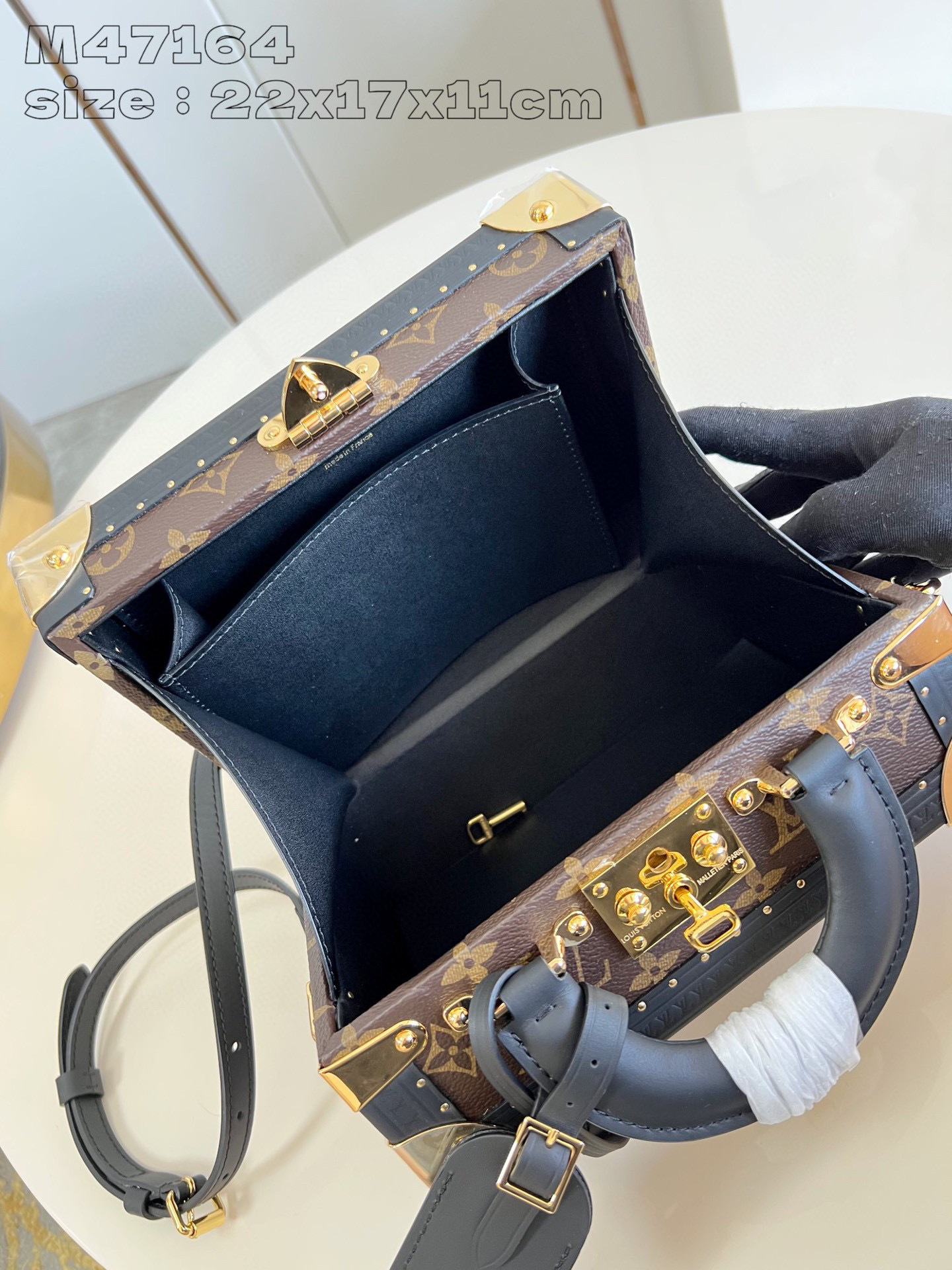 Louis Vuitton Petite Valise Saiz：22.5*17.5*11sm