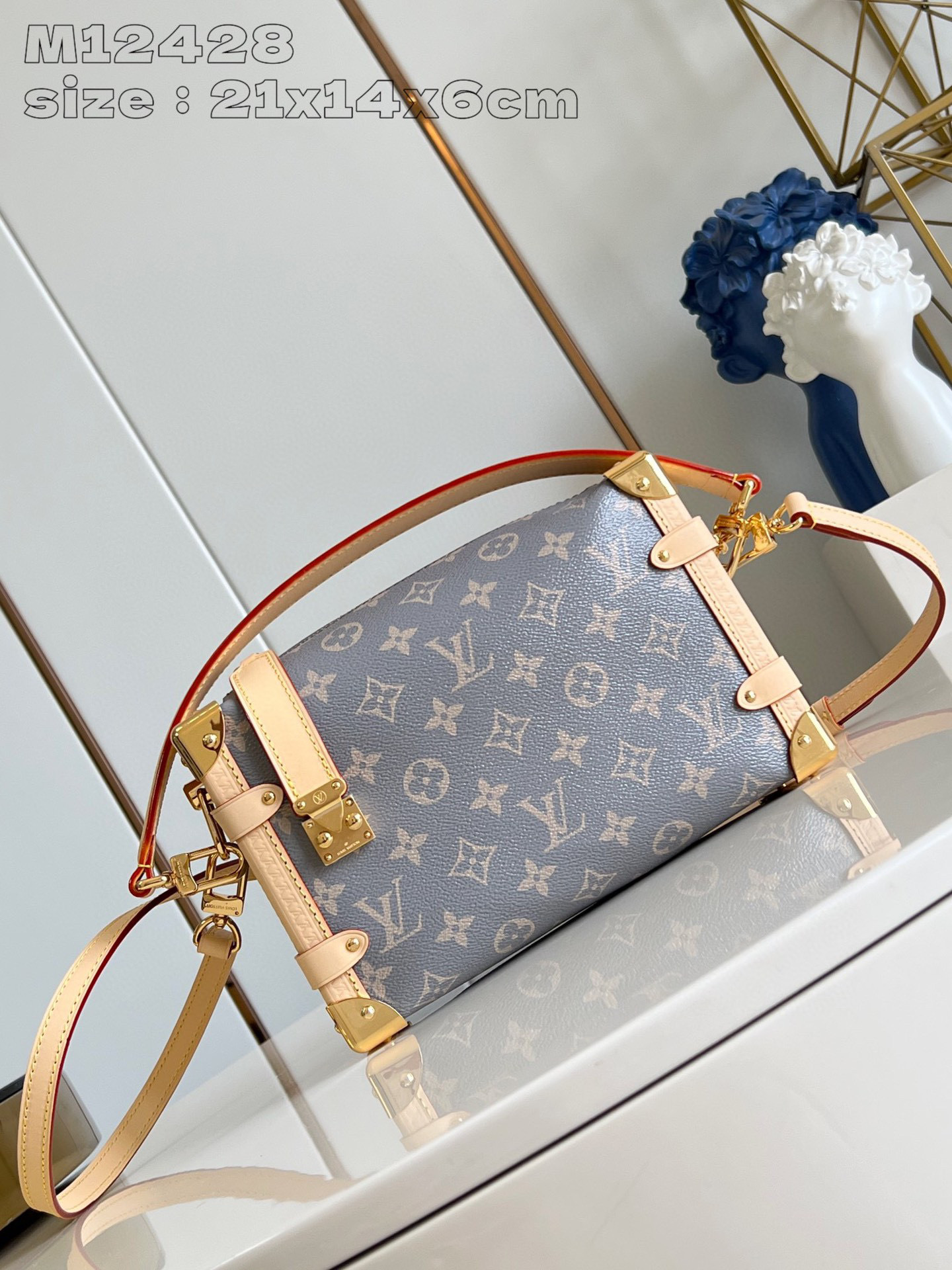 Dimensioni del baule laterale Louis Vuitton: 21*14*6 cm