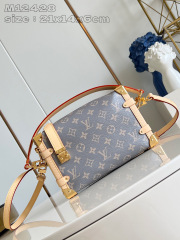Dimensioni del baule laterale Louis Vuitton: 21*14*6 cm