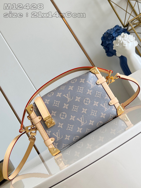 Dimensioni del baule laterale Louis Vuitton: 21*14*6 cm