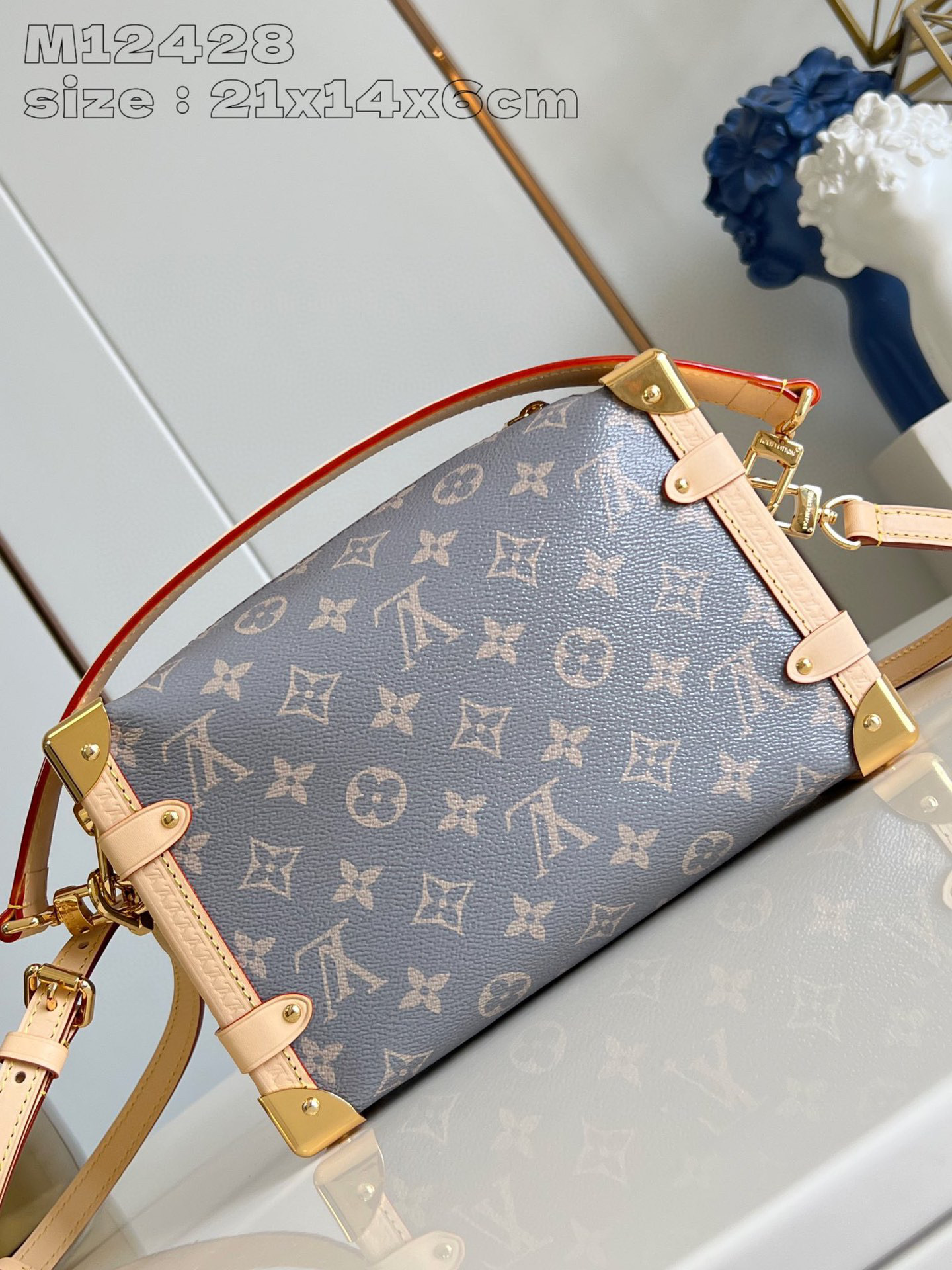 Dimensioni del baule laterale Louis Vuitton: 21*14*6 cm