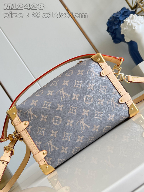 Dimensioni del baule laterale Louis Vuitton: 21*14*6 cm