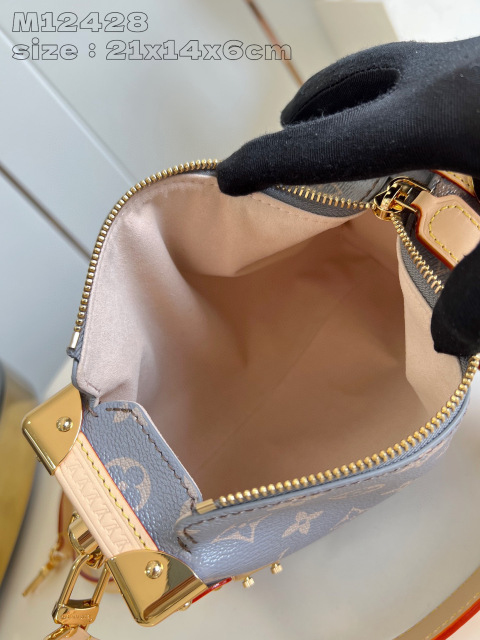 Dimensioni del baule laterale Louis Vuitton: 21*14*6 cm