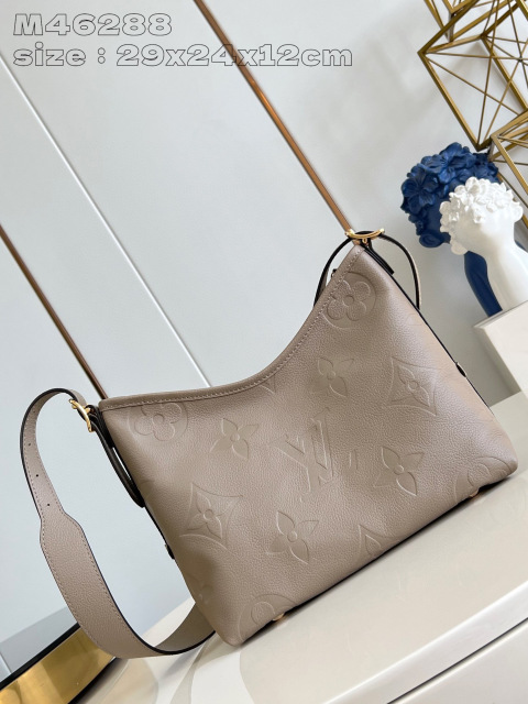 Louis Vuitton CarryAll Size：29*24*12cm