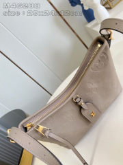Louis Vuitton CarryAll Size：29*24*12cm