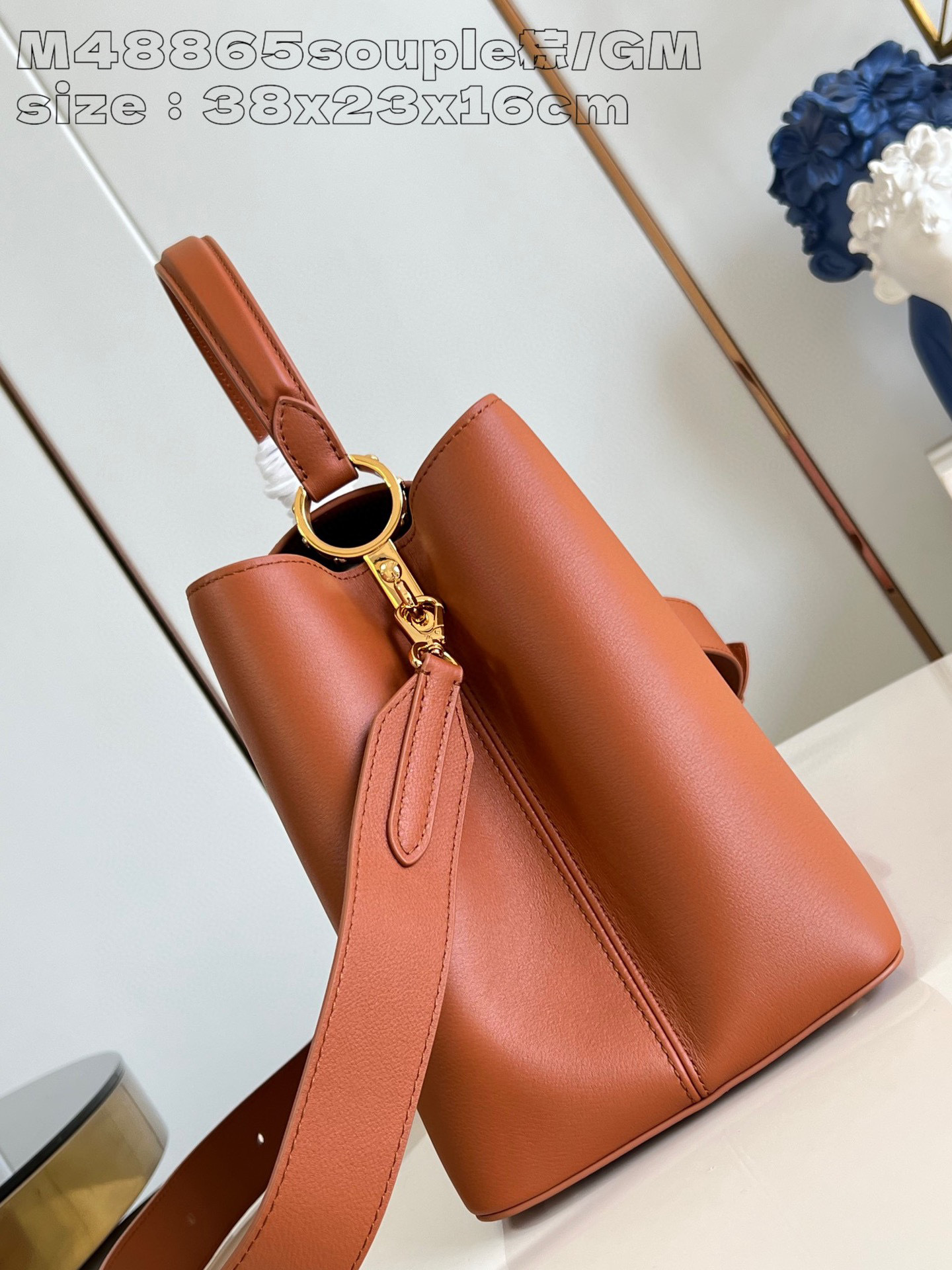 Louis Vuitton Capucines Souple Dimensioni: 38 x 23 x 16 cm