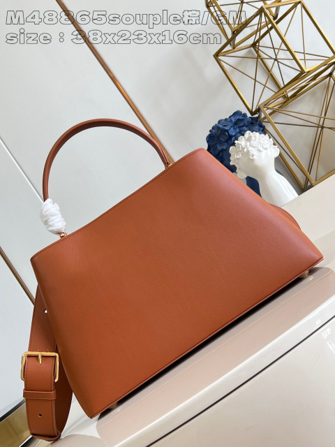 Louis Vuitton Capucines Souple Dimensioni: 38 x 23 x 16 cm