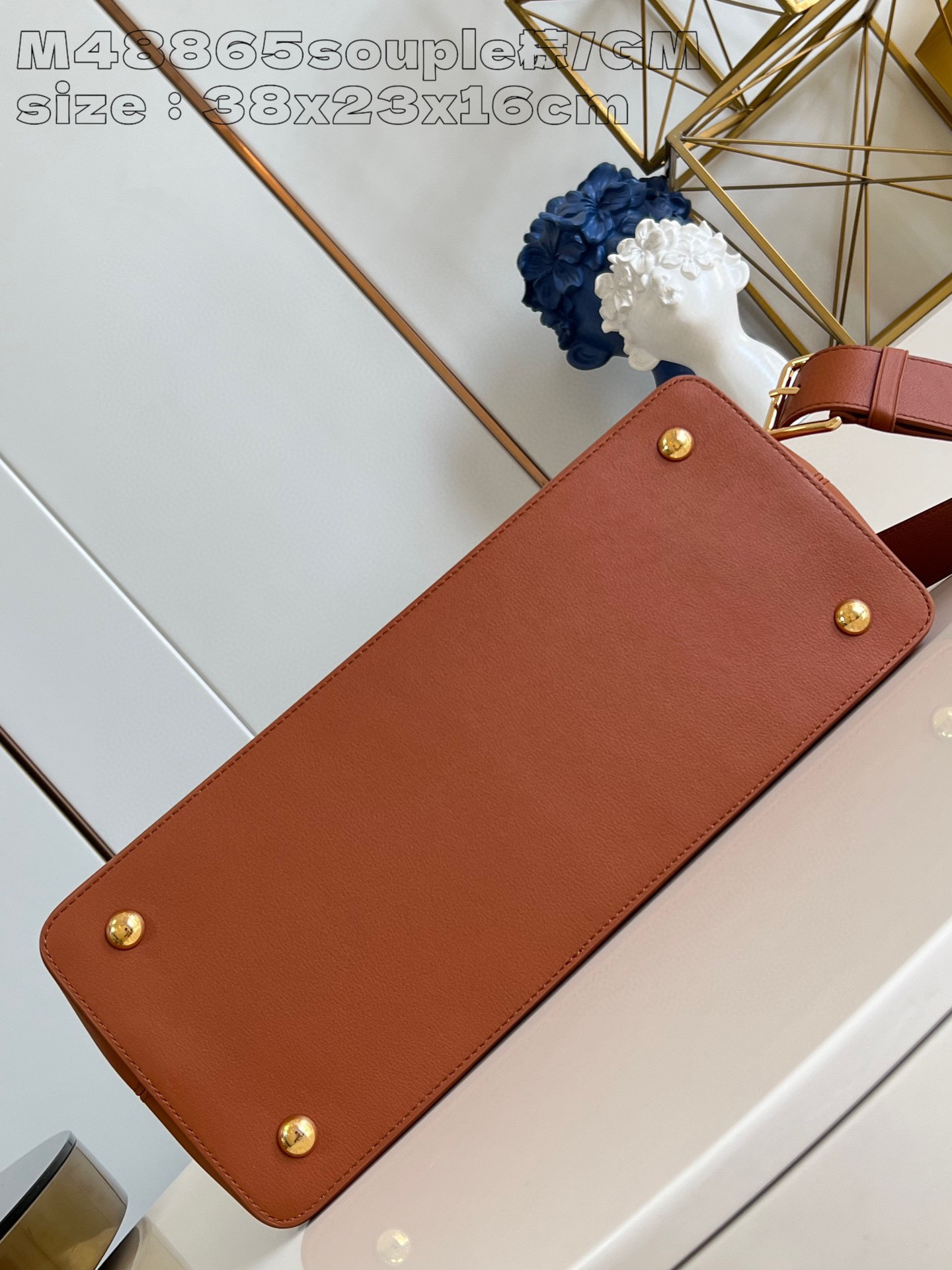 Louis Vuitton Capucines Souple Dimensioni: 38 x 23 x 16 cm