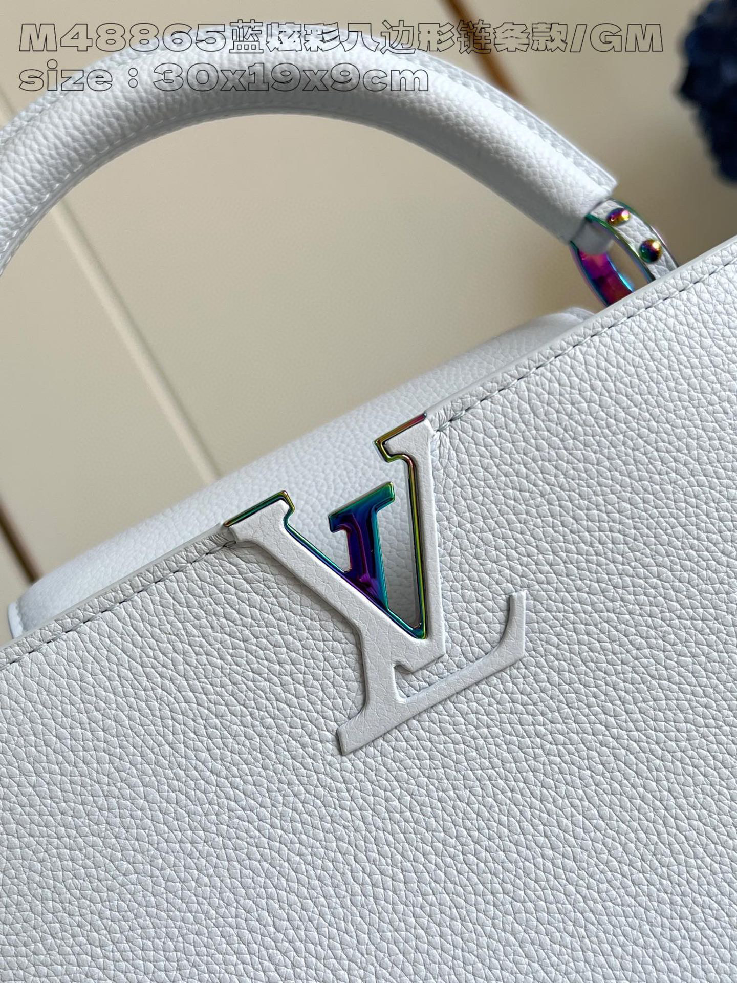 Louis Vuitton Capucines Est-Ovest Dimensioni: 30*19*9cm