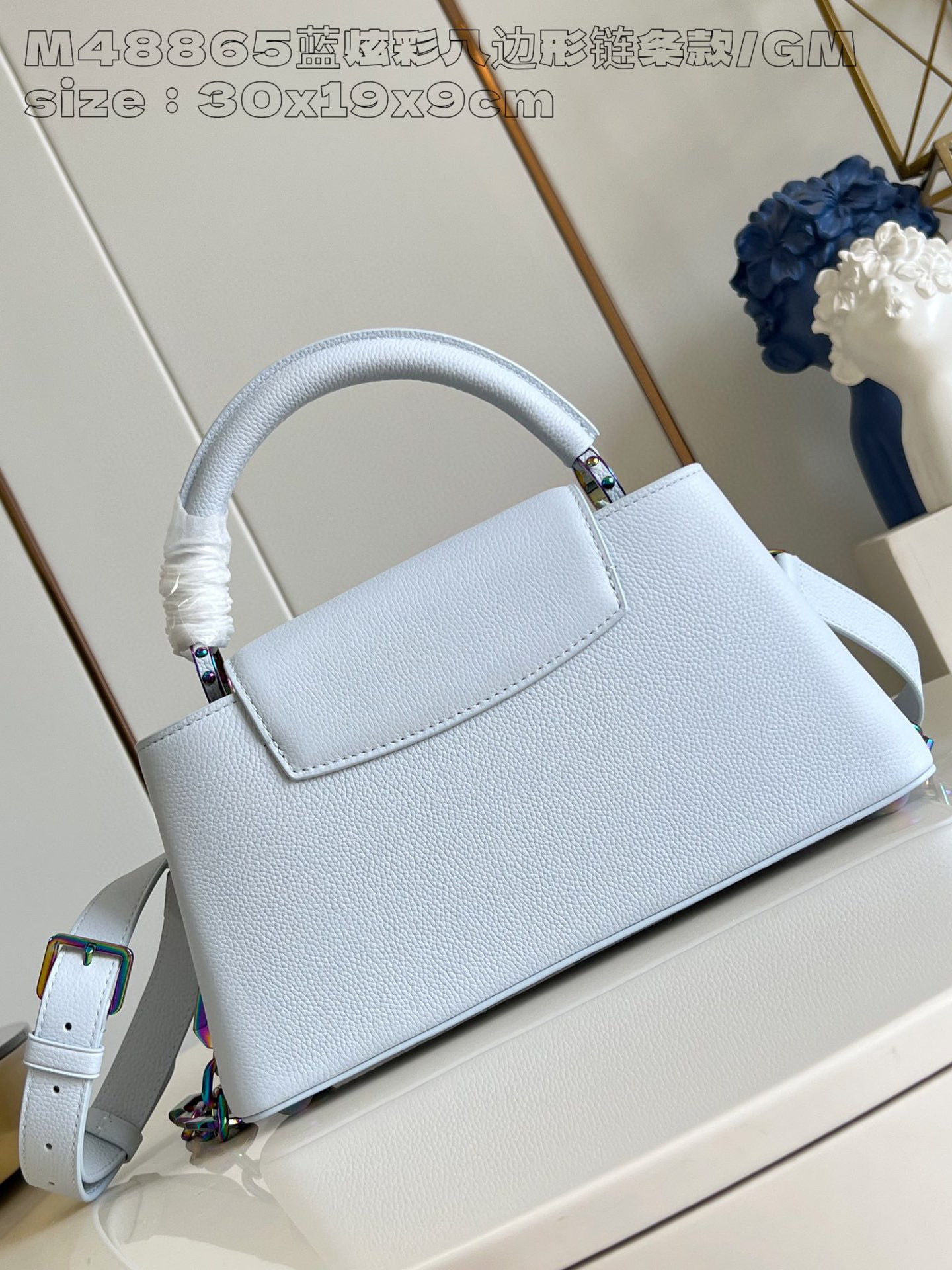Louis Vuitton Capucines Est-Ovest Dimensioni: 30*19*9cm