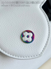 Louis Vuitton Capucines Est-Ovest Dimensioni: 30*19*9cm