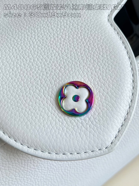Louis Vuitton Capucines Est-Ovest Dimensioni: 30*19*9cm
