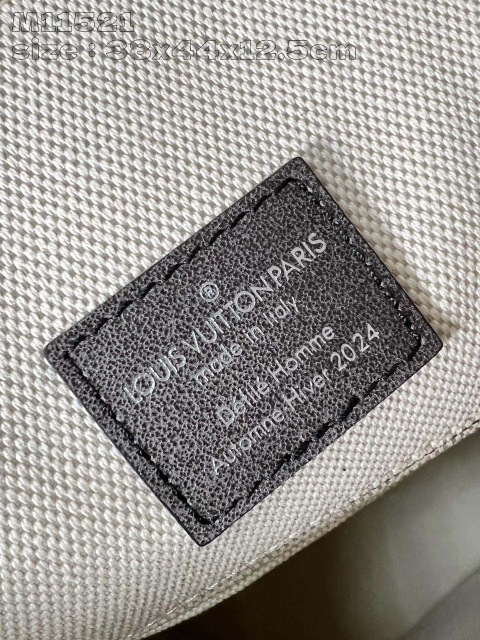 Louis Vuitton Christopher Größe: 38 * 44 * 12,5 cm