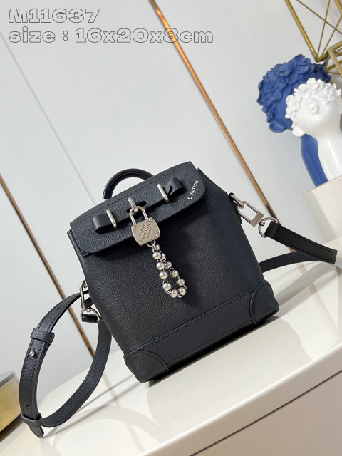 Louis Vuitton Pharrell Williams Dimensioni: 16,5*20*8,5 cm