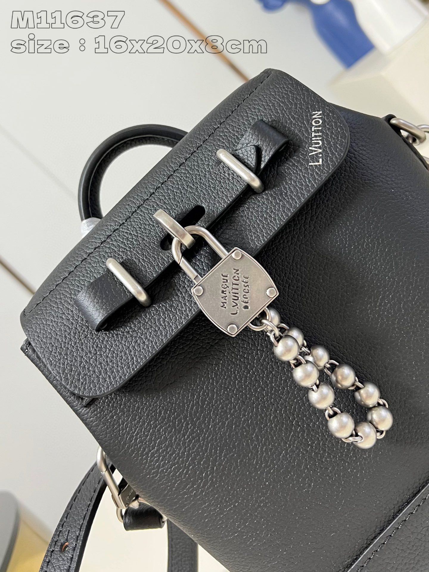 Louis Vuitton Pharrell Williams Dimensioni: 16,5*20*8,5 cm