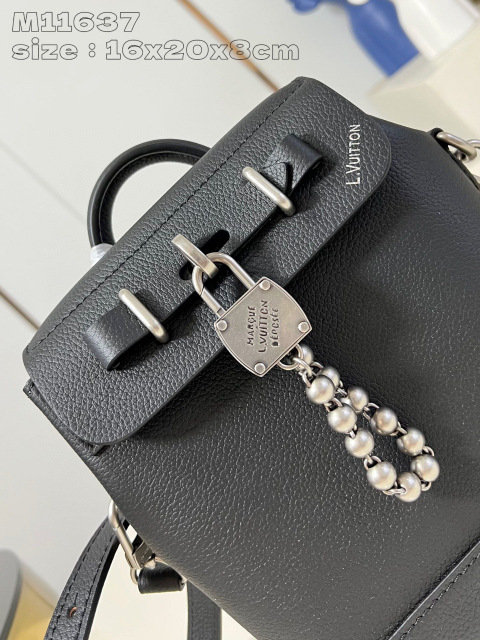 Louis Vuitton Pharrell Williams Dimensioni: 16,5*20*8,5 cm