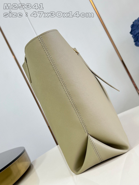 Louis Vuitton Low Key Cabas Größe: 47 * 30 * 14 cm