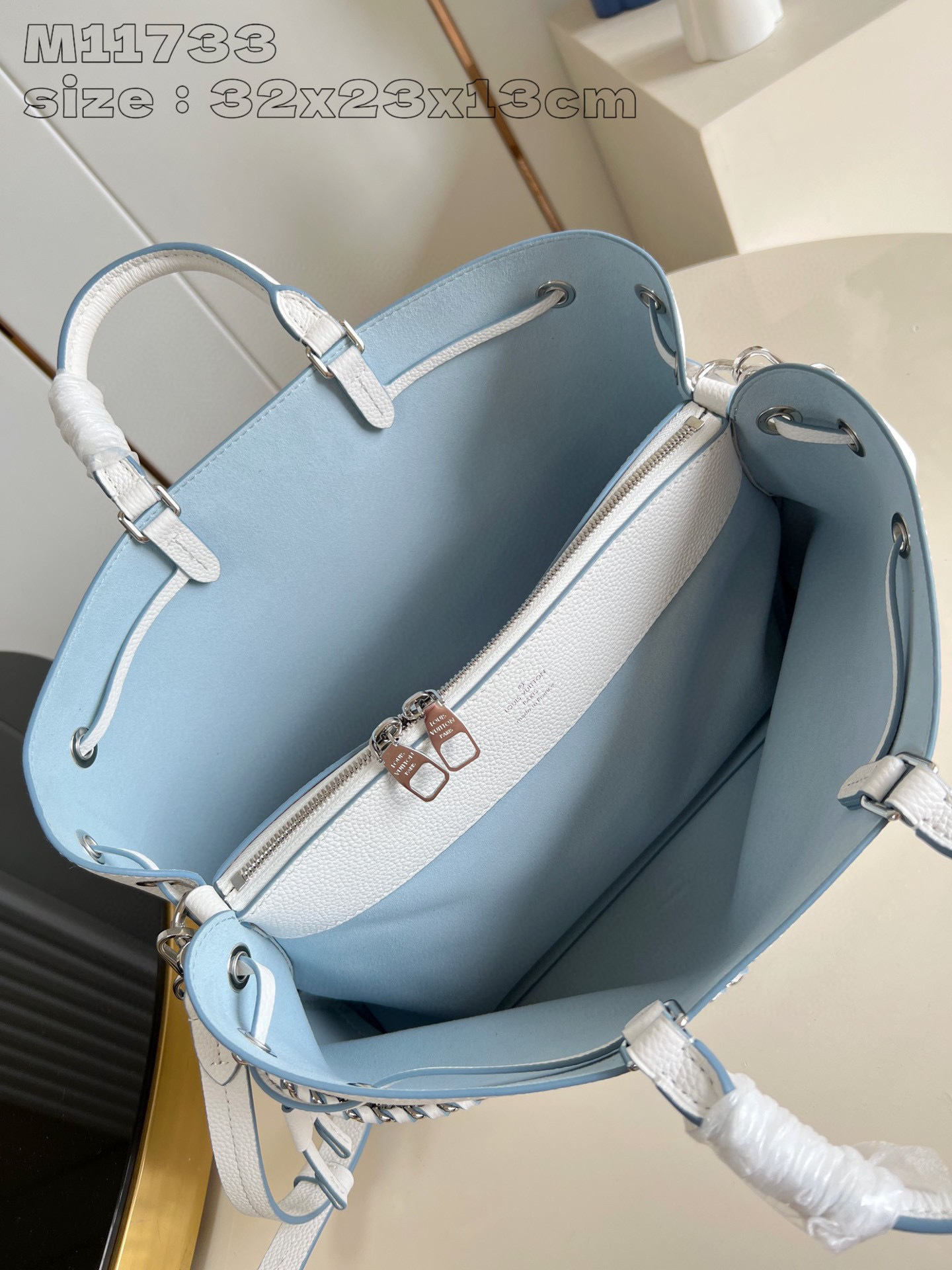 Louis Vuitton Bella Tote  Size：32*23*13cm