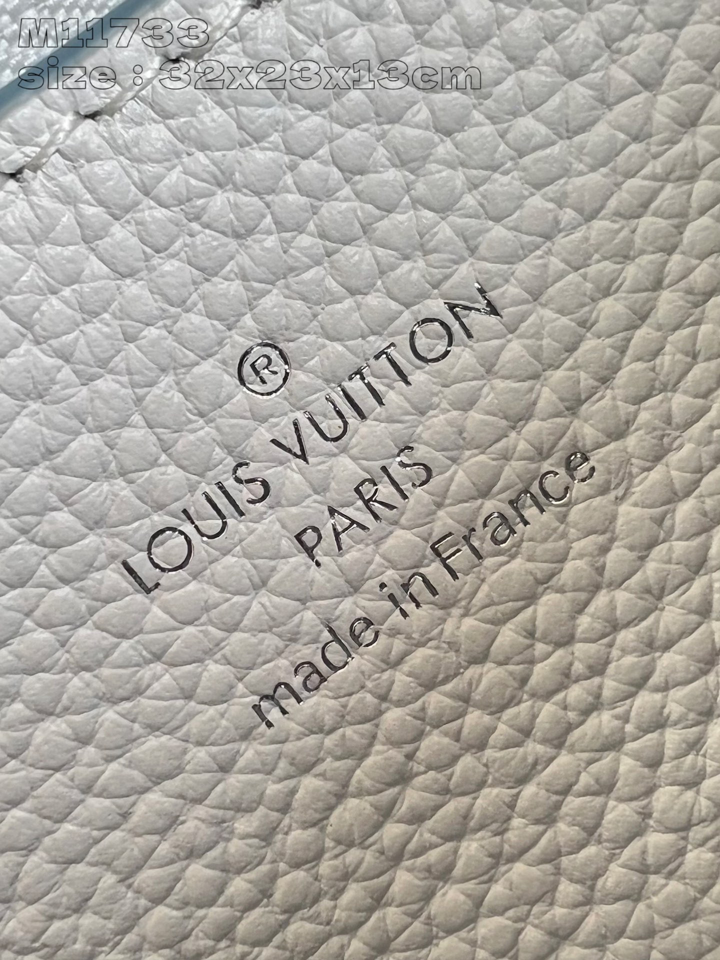 Louis Vuitton Bella Tote  Size：32*23*13cm