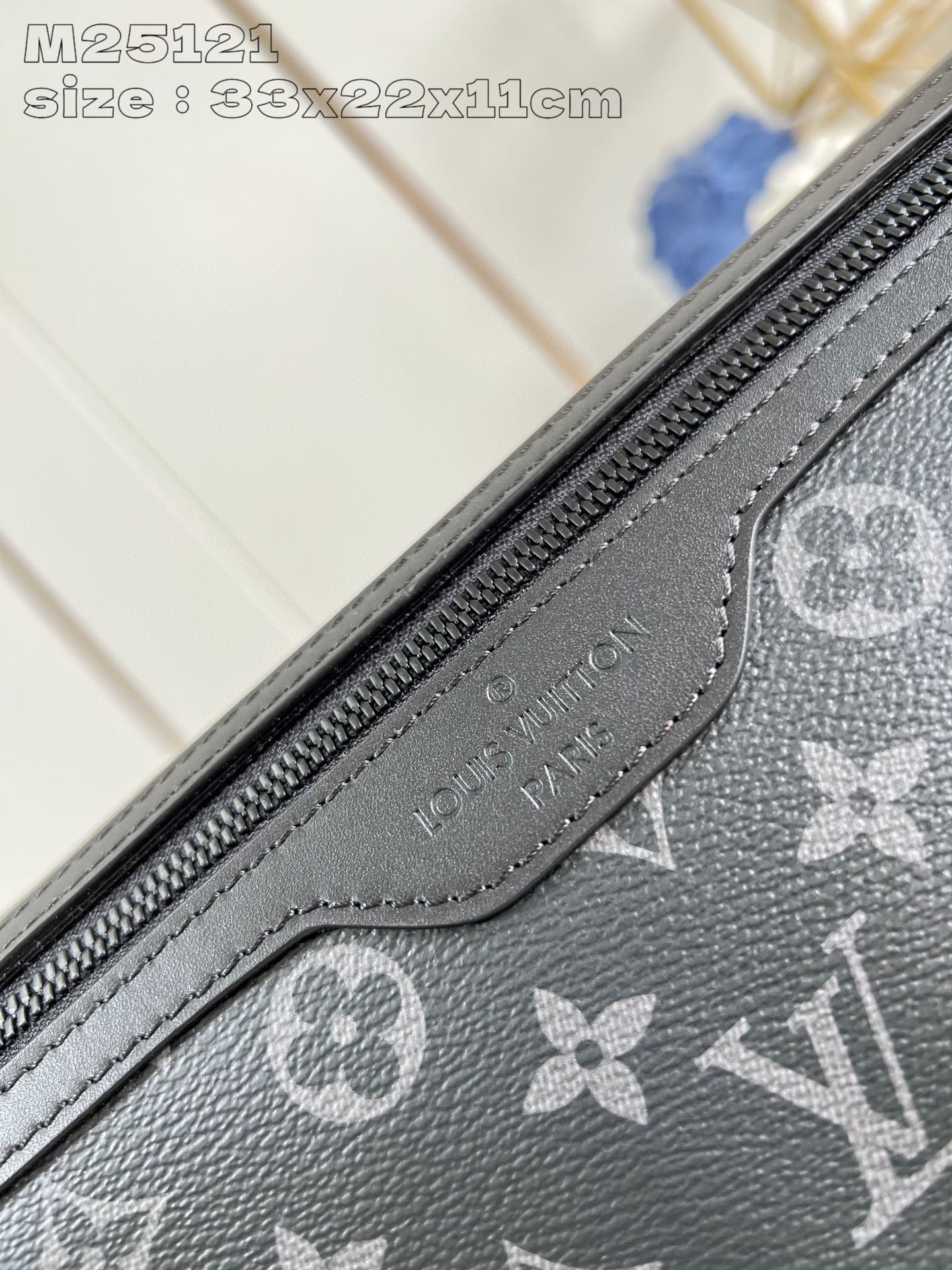 Louis Vuitton Voyager   Size：33*22.5*11cm