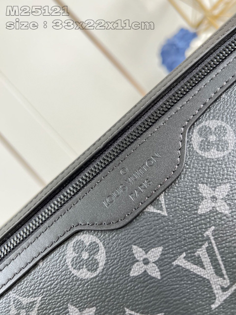 Louis Vuitton Voyager   Size：33*22.5*11cm