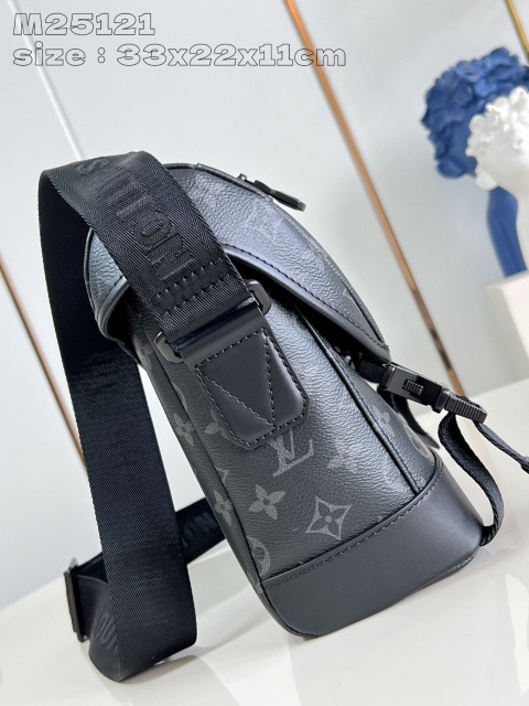 Louis Vuitton Voyager   Size：33*22.5*11cm