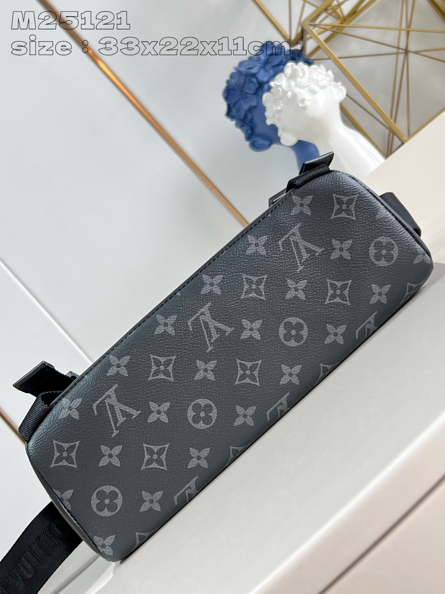 Louis Vuitton Voyager   Size：33*22.5*11cm