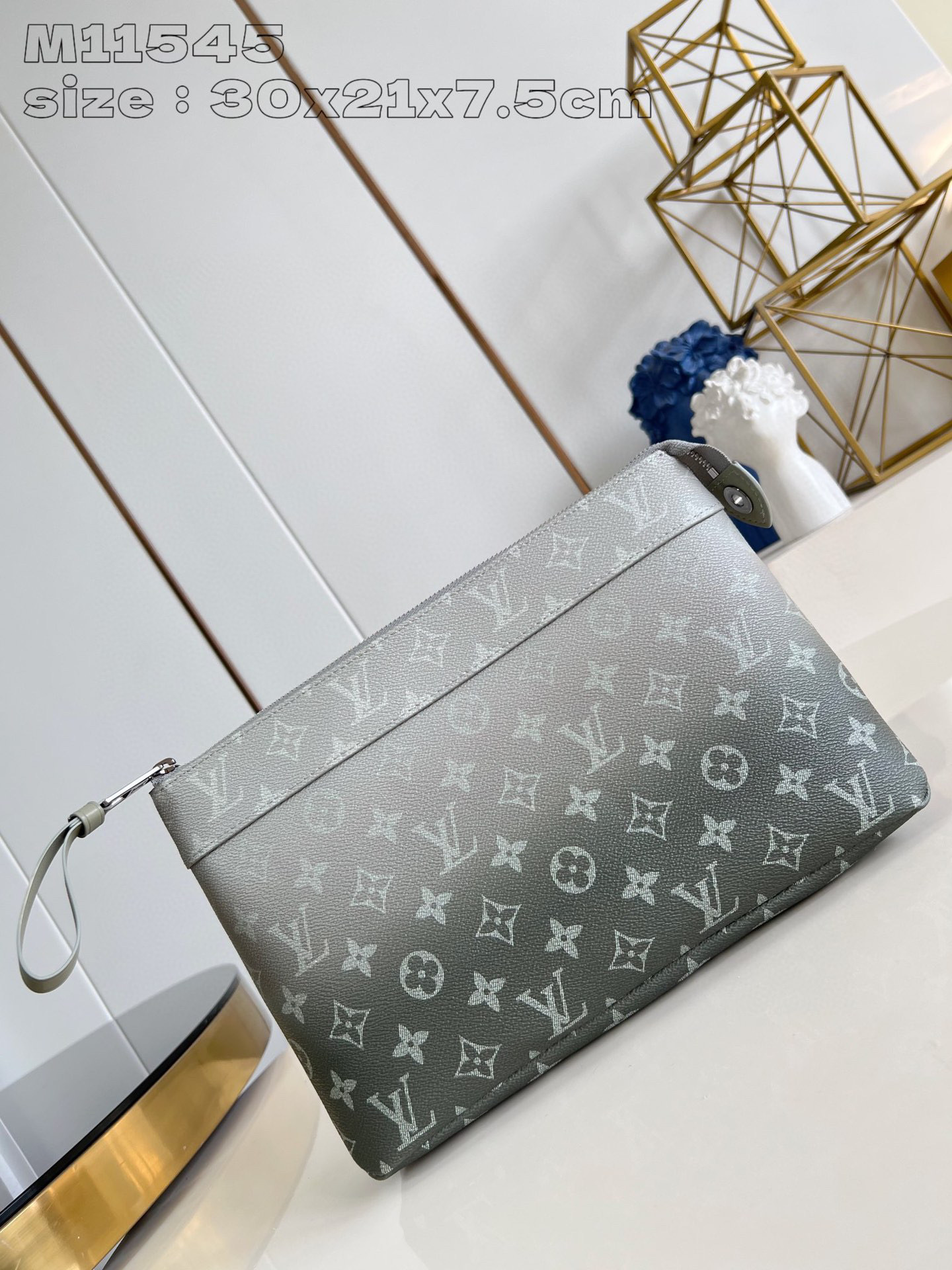 Louis Vuitton Pochette Voyage Souple Dimensioni: 30 x 21 x 7,5 cm