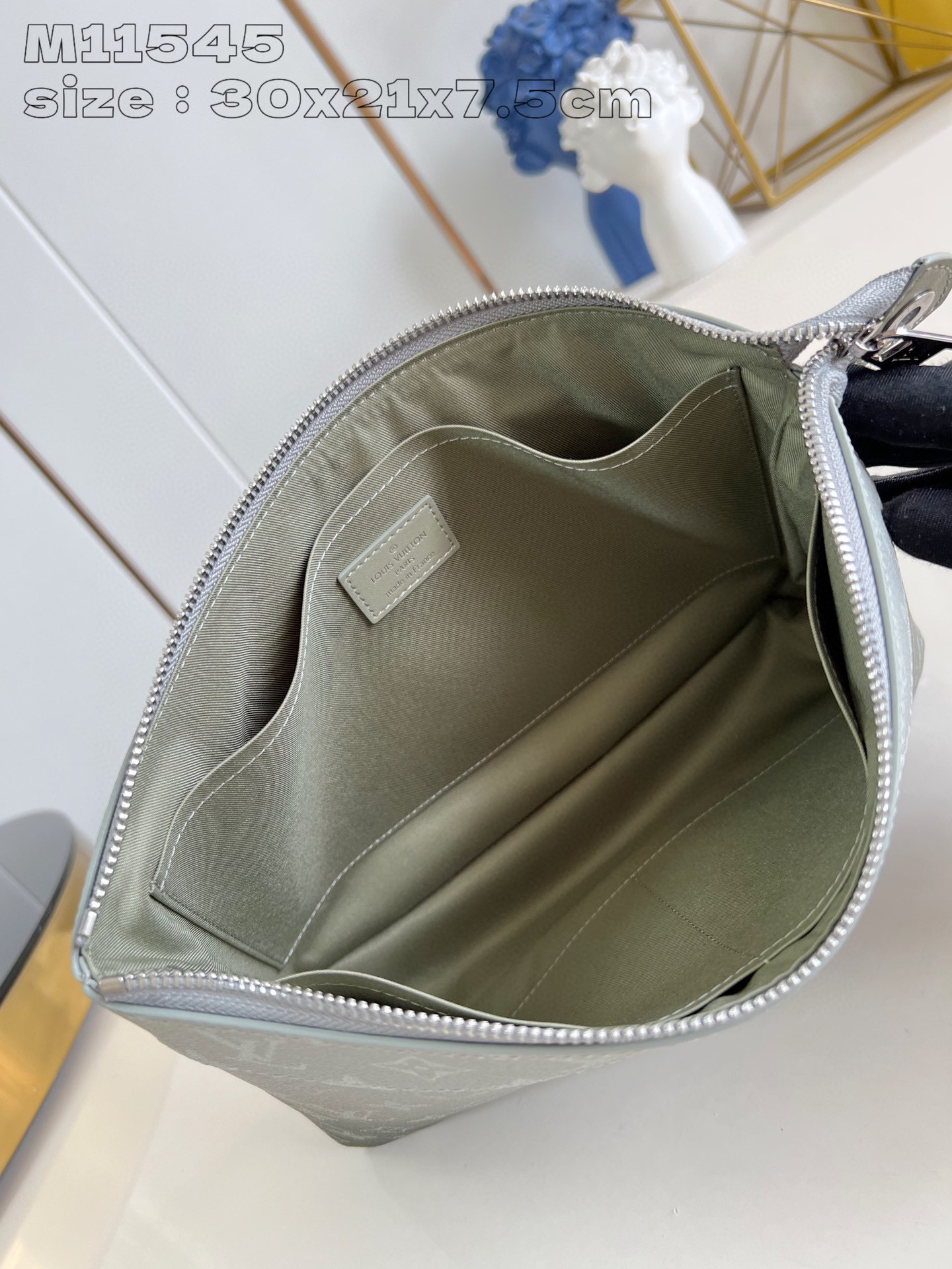 Louis Vuitton Pochette Voyage Souple Dimensioni: 30 x 21 x 7,5 cm