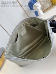 Louis Vuitton Pochette Voyage Souple Dimensioni: 30 x 21 x 7,5 cm