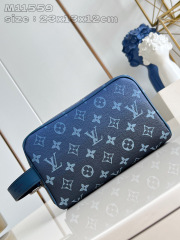 Louis Vuitton  Locker Dopp Kit  Size：23*13*12cm