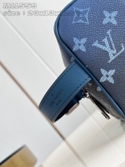Louis Vuitton  Locker Dopp Kit  Size：23*13*12cm