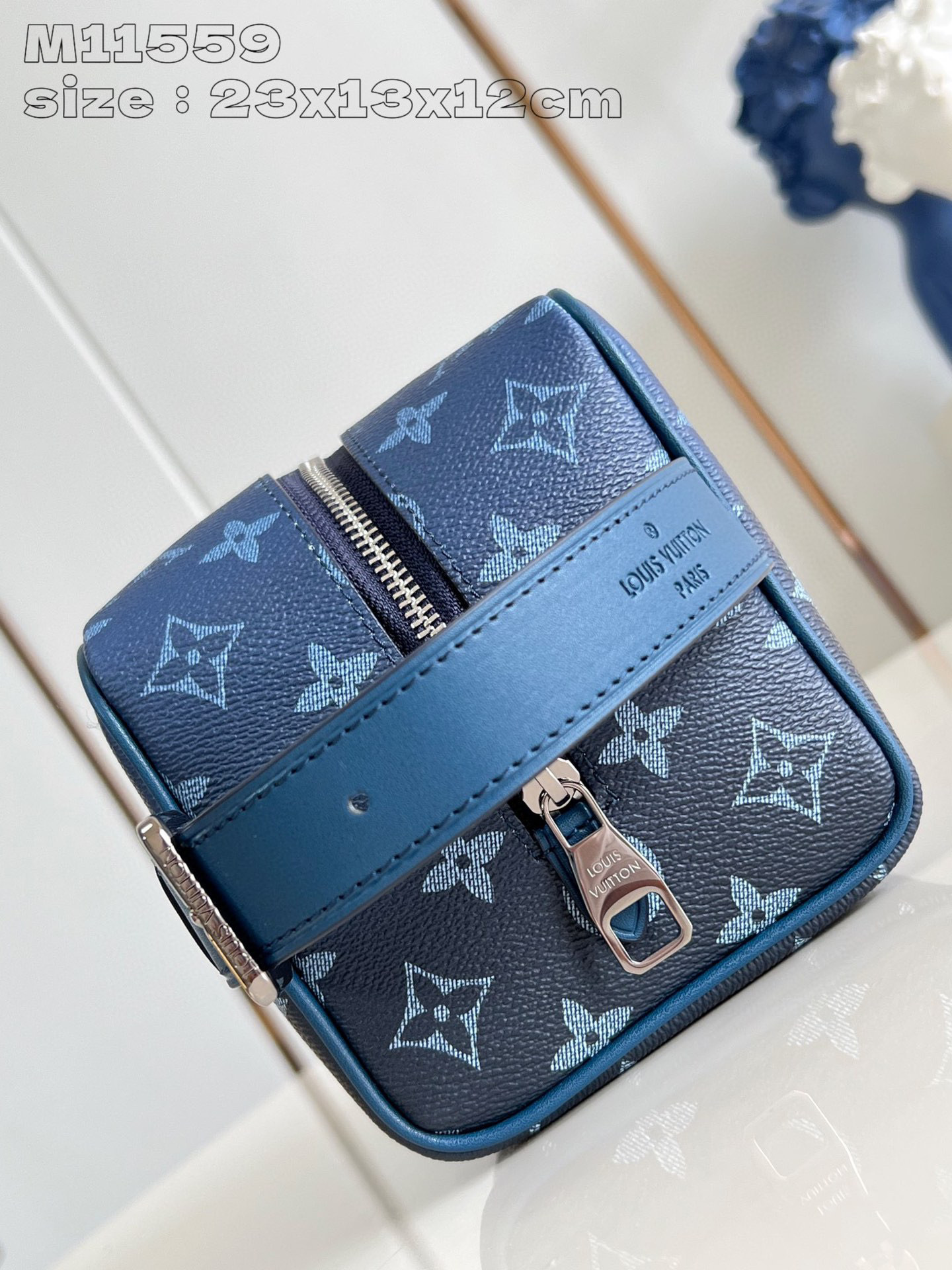Louis Vuitton  Locker Dopp Kit  Size：23*13*12cm