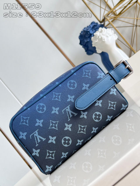 Louis Vuitton  Locker Dopp Kit  Size：23*13*12cm