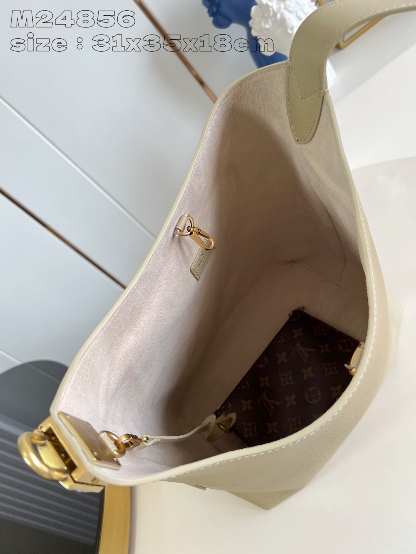 Louis Vuitton Low Key Hobo Size：31*35*18cm