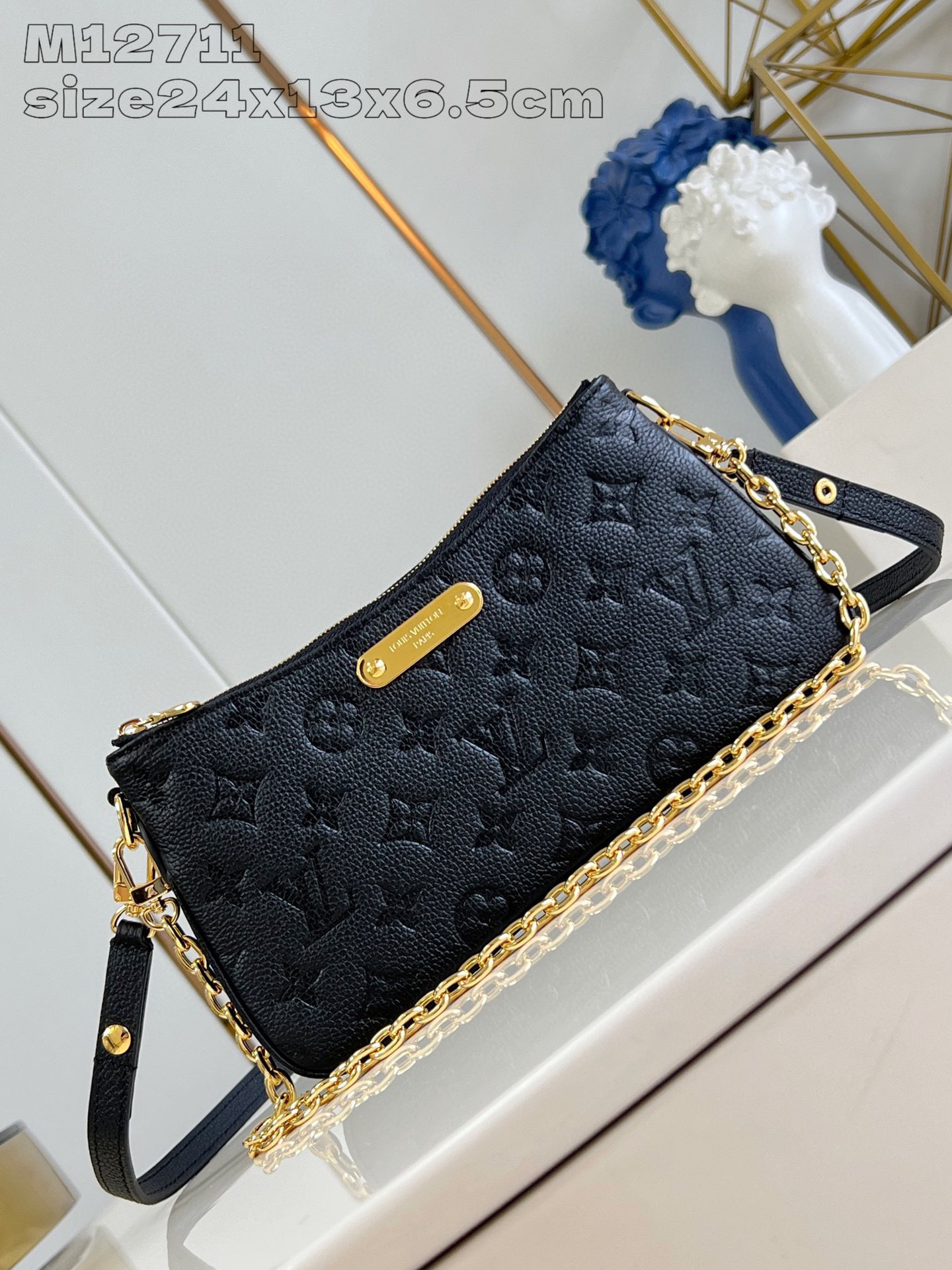 Dimensioni dell'impronta monogramma Louis Vuitton: 24 x 13 x 6,5 cm