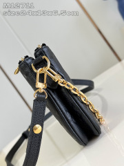 Dimensioni dell'impronta monogramma Louis Vuitton: 24 x 13 x 6,5 cm