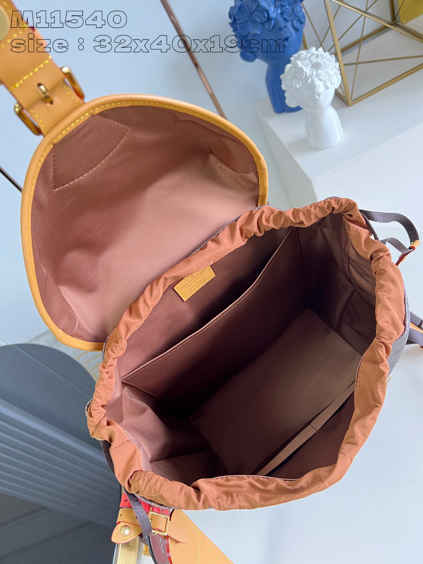 Louis Vuitton Montsouris  Size：32*40*19cm