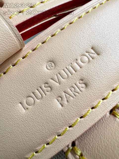 Louis Vuitton Saumur BB Dimensioni: 20*16*7,5 cm