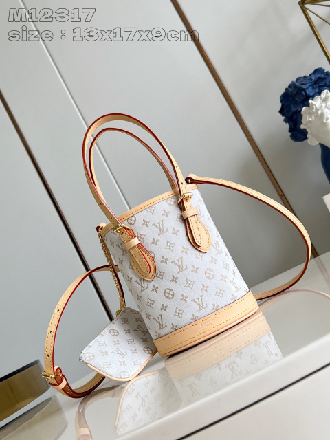 Dimensioni secchiello Louis Vuitton Nano: 13*17*9cm